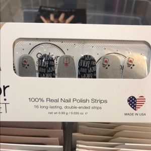 Shop Dead Gorgeous by color street